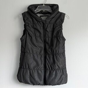 BENCH Puffer Vest Womens Sz Small Gray Quilted Pockets Full Zip Hood City Street